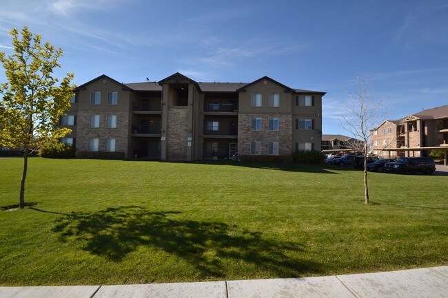 Building Photo - 3585 Rock Creek Rd