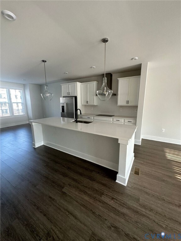 Building Photo - 598 Hazel Dr