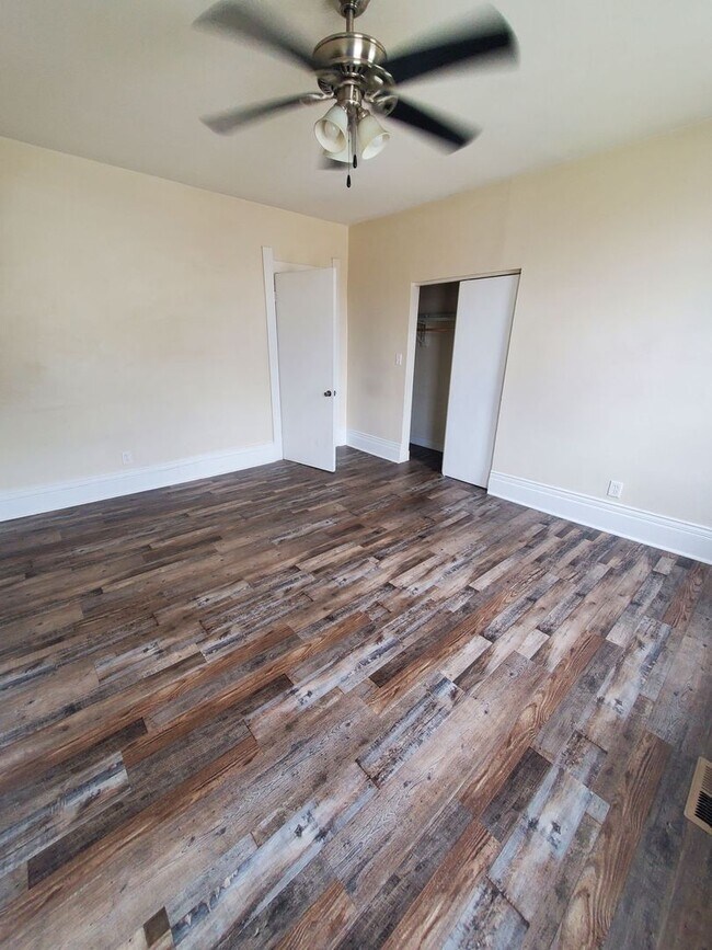 Building Photo - 2224-2226 N Holton St. (Duplex)