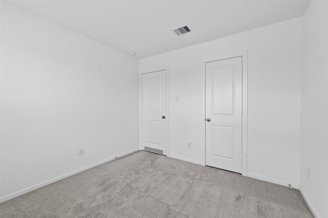 Building Photo - 3302 Hereford Dr