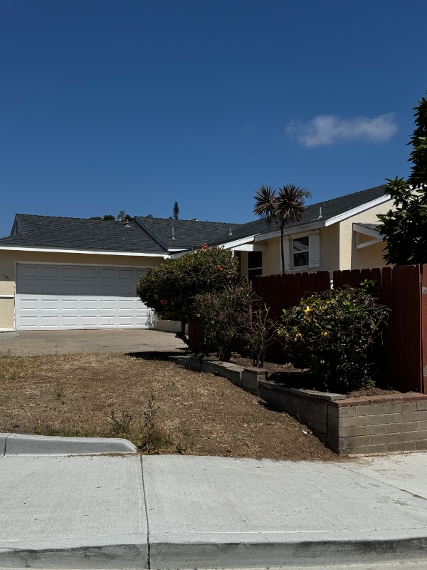 Building Photo - 701 Salot Ave