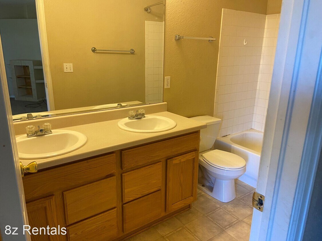Foto principal - 3 br, 2 bath House - 3692 E 92nd Place