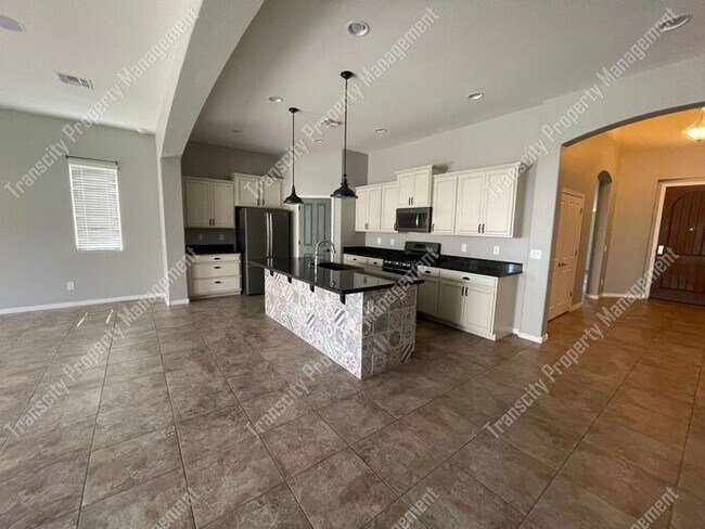 Foto del edificio - 3 bed 2 bath home located in Eastmark.