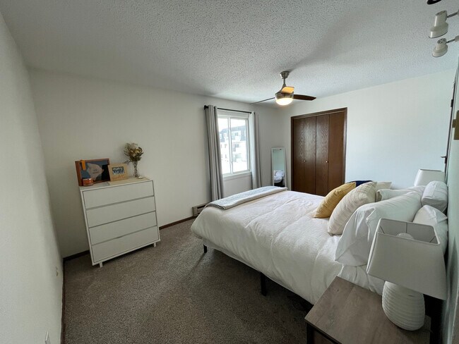 1074 - 815 Duke Dr