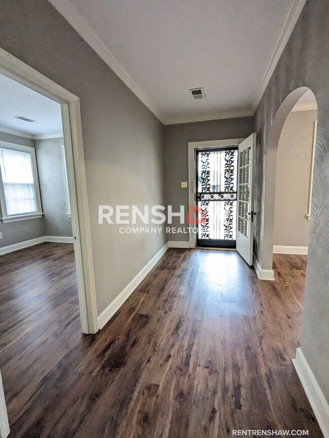 Building Photo - Charming Single Family Home Available on T...