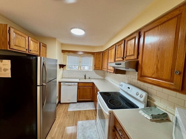 Building Photo - 19 Front St