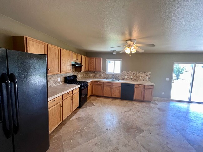 Foto del edificio - Lovely home for rent in Lehi UT