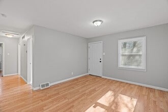 Building Photo - 317 Cameron Rd