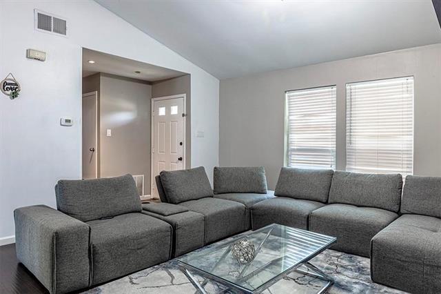 Building Photo - 991 Redcedar Way Dr