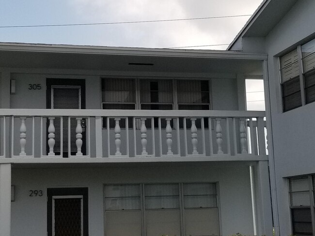 Building Photo - 305 Newport T