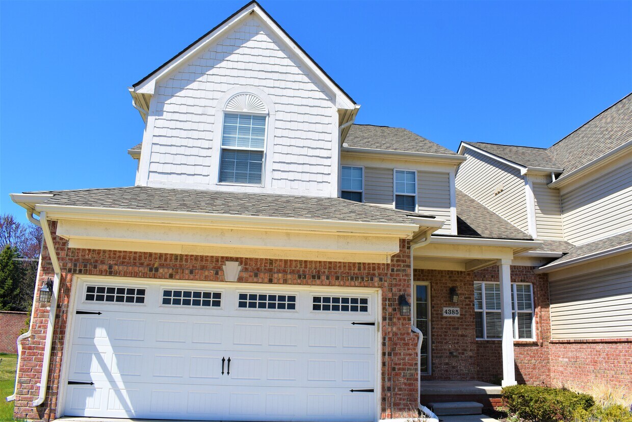 4422 Navin Field Ln, Troy, MI 48085 House Rental in Troy, MI