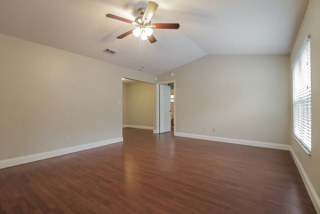 Building Photo - 13900 Lena St