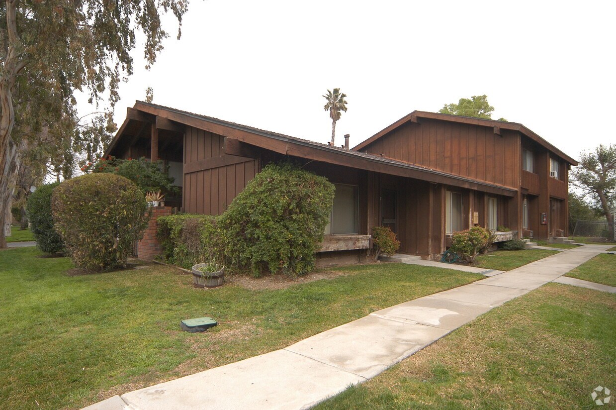 Foto del edificio - 2652 E Phipps Ave
