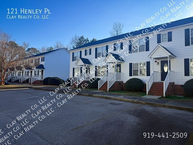 Building Photo - 121 Henley Pl