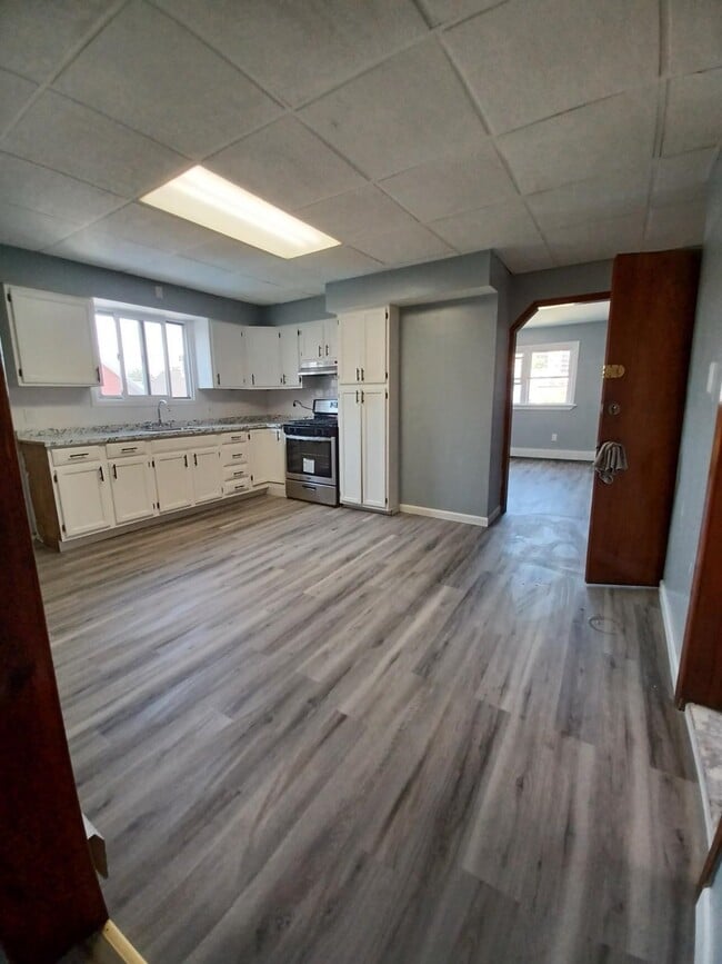 Building Photo - 6108 Durham Ave