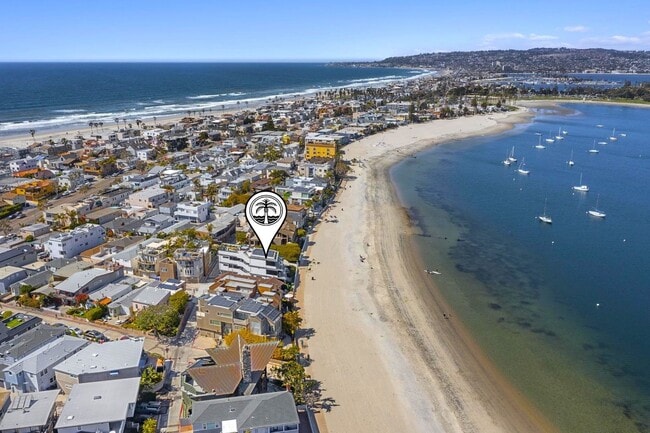 Building Photo - Luxury furnished one Bedroom with bayfront view