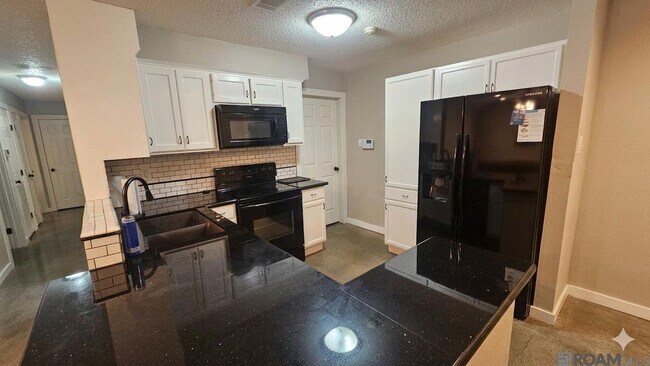 Foto del edificio - 8708 Montclair St