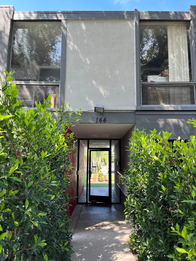 Building Photo - 144 S Avenue 55