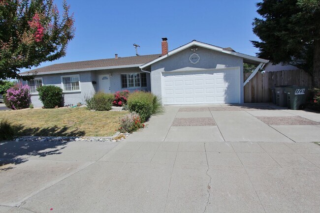 Building Photo - $3,790 - GORGEOUS SINGLE STORY FOUR BEDROO...