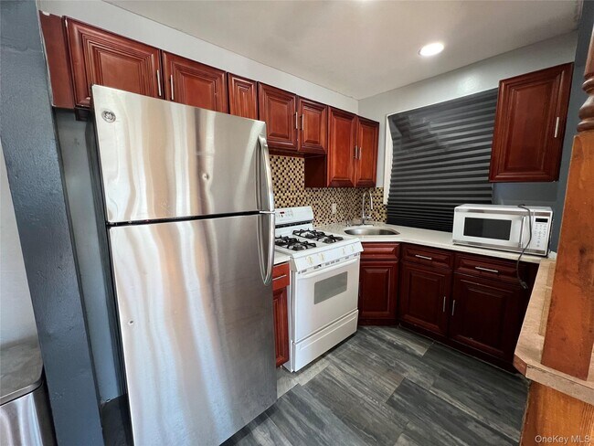 Foto del edificio - 180-11 146th Ave