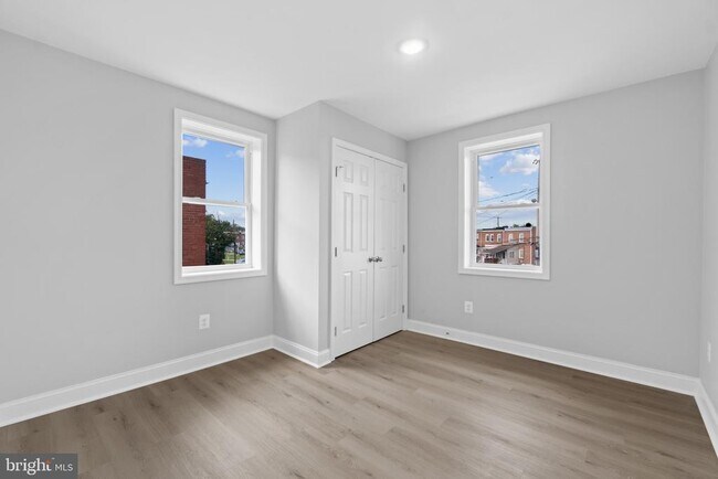 Building Photo - 2939 Yorkway