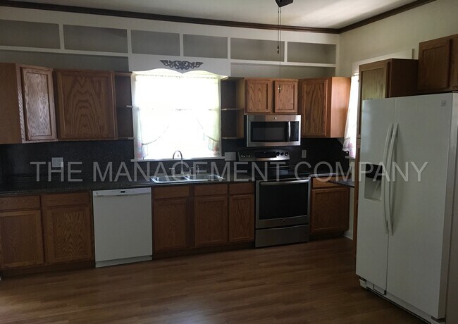 Foto del edificio - 2196 Elizabeth Blvd
