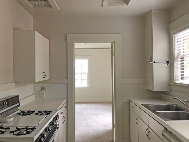 Foto del edificio - Los Gatos Charming 2 Bedroom Right Downtown