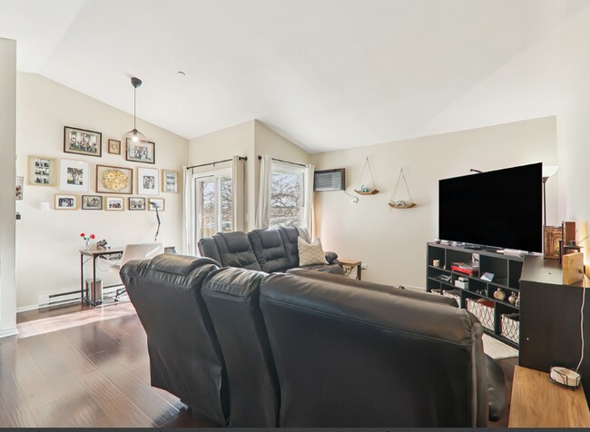 Foto del edificio - 1374 Cunat Ct