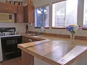 Building Photo - 3700 Gross Rd