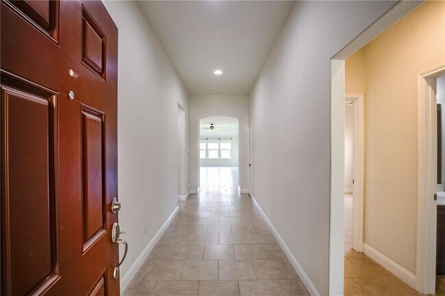 Foto del edificio - 3409 De Torres Cir
