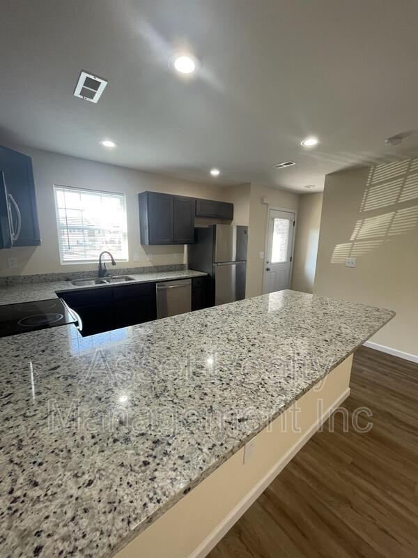 Building Photo - 914 Warrior Hill Dr