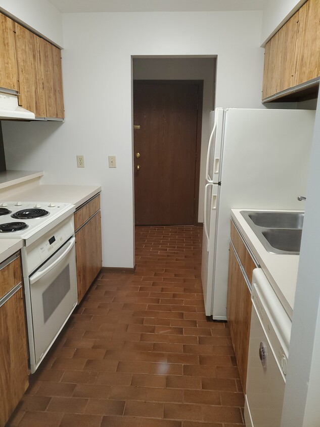 Kitchen - 5735 Autumn Ridge Ct
