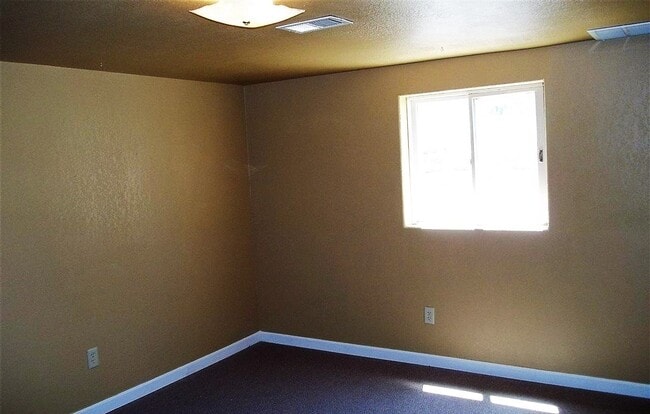 Building Photo - 1750 Mariposa Blvd
