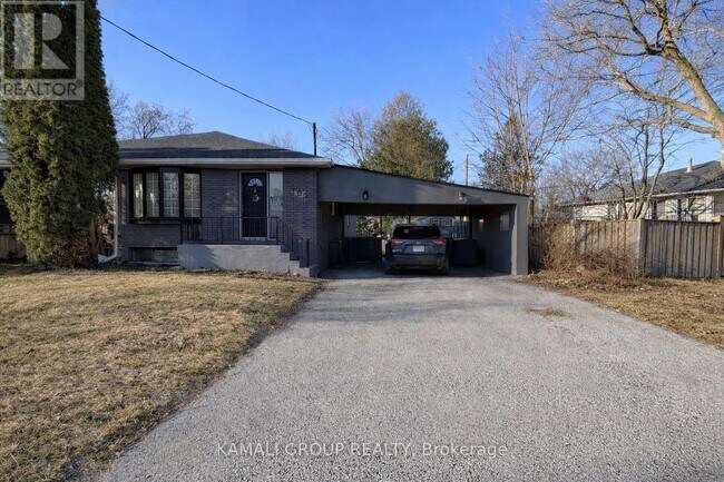 Photo du bâtiment - 100 Sheldon Ave