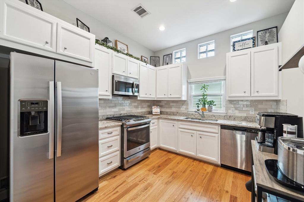 Foto principal - 8705 Bryam St