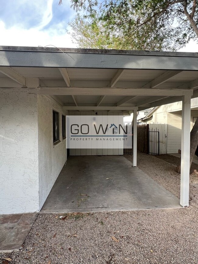 Building Photo - 1502 E Highland Ave