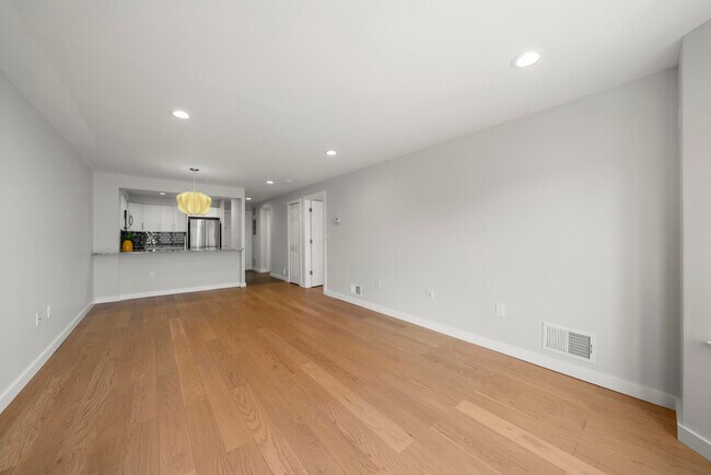 Foto del edificio - 404 Thornton Ct