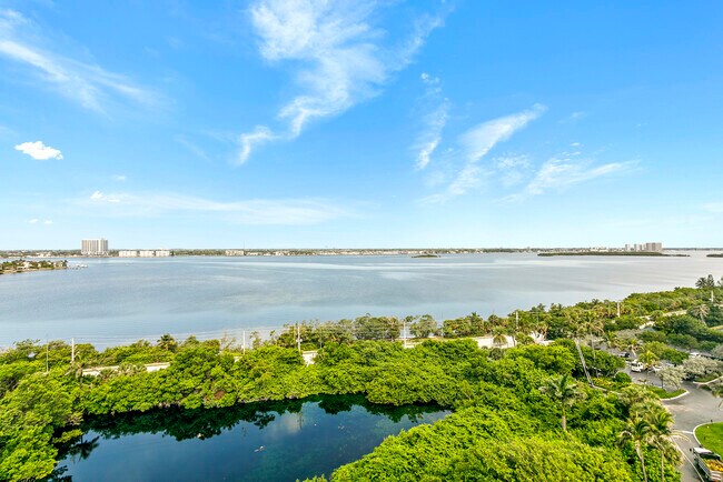 Foto del edificio - 5070 N Ocean Dr