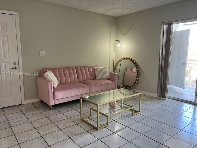 Foto del edificio - 8580 SW 212th St