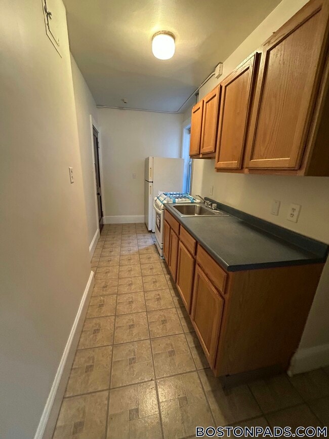 Building Photo - 157 Summer St