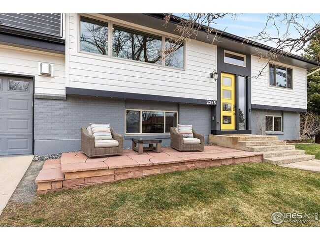 Building Photo - 5 Bed 3 Bath Home in South Boulder W/Solar.