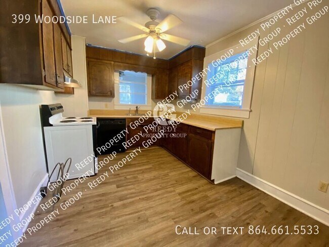 Foto del edificio - 399 Woodside Ln