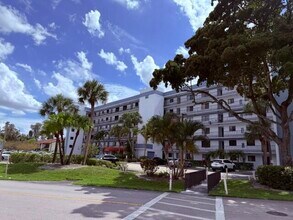 Building Photo - 7770 Tahiti Ln