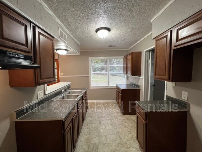 Building Photo - 829 Carrolton Rd