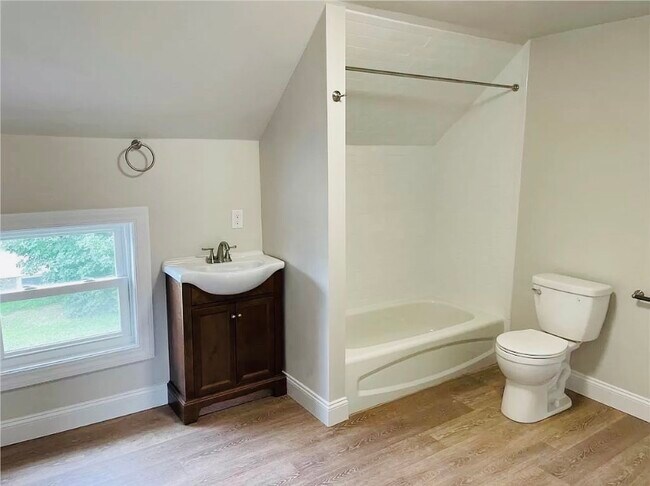 bathroom - 174 Main Rd
