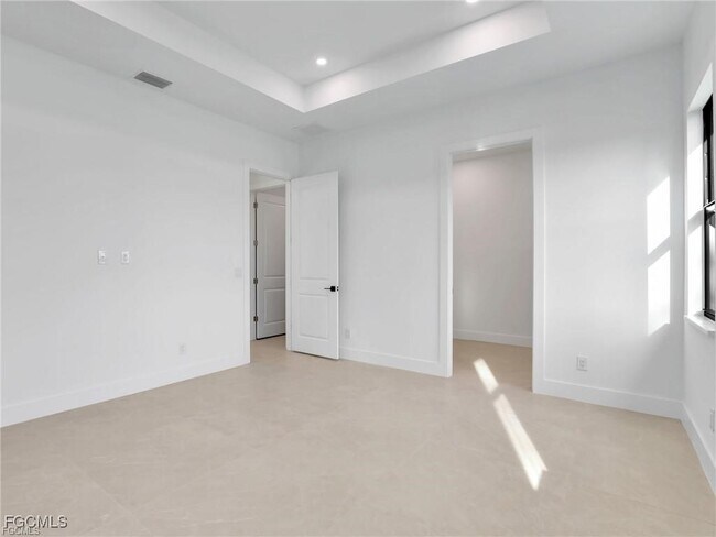 Building Photo - 1612 NW 9th Ave