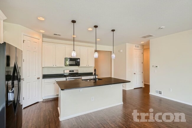 Foto del edificio - 4363 E 96th Way