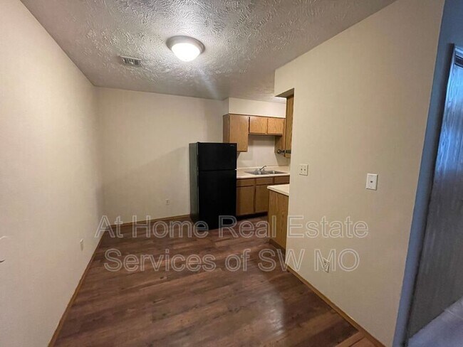 Foto del edificio - 1306 E McDaniel St