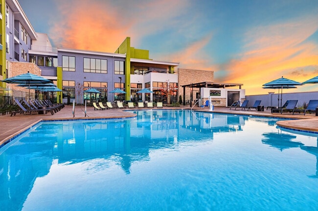 Building Photo - Zeta Apartments