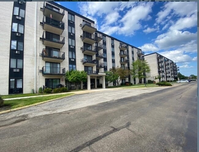 Building Photo - 9098 W Terrace Dr